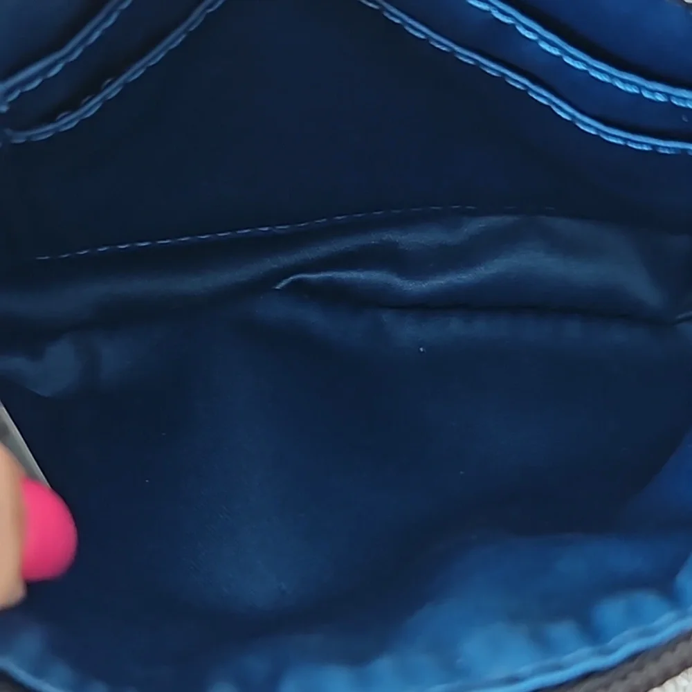 Coach wristlet - Picture 5 of 9